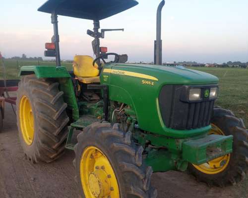 Tractor John Deere 5065 E. 4X4 . 3 Puntos. Excelente.