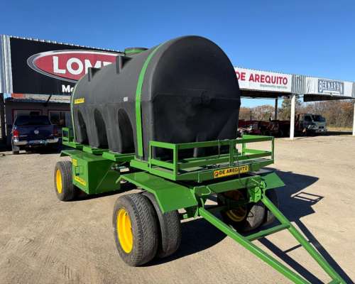 Acoplado Tanque de Arequito con Capacidad para 6000 Litros