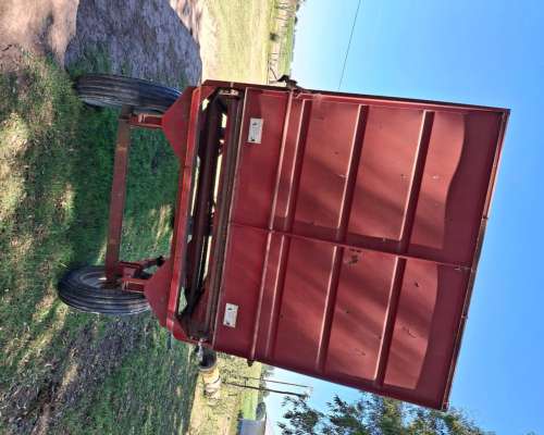 Carro Forrajero Mainero B 400 y Picadora Mainero UF 150