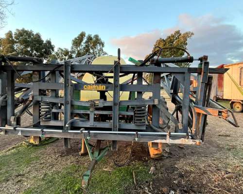 Pulverizadora de Arrastre Caiman Seria a 3000 Lts