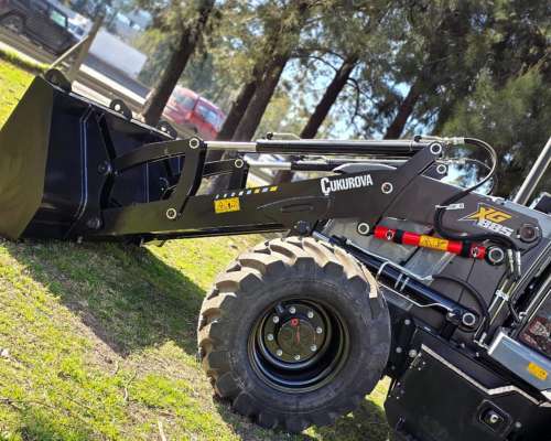 Retropala Europea Cukurova 885 XG 4 X 4 con Plan Agro