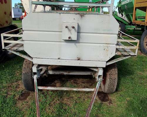 27 - Cisterna 2000 Litros. Usada.