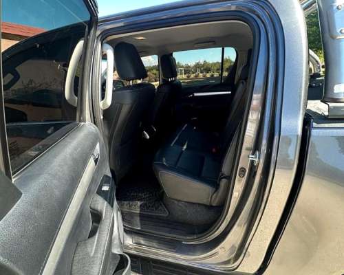 Toyota Hilux 2.8 TDI CD 4X4 SRX AT6 204cv 2021 U$32.999 R/M