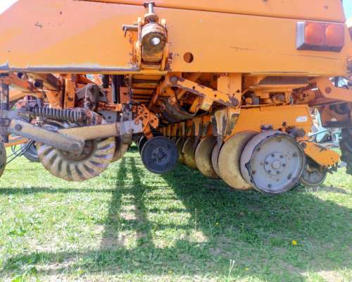 Sembradora Agrometal TX Mega de 13 a 52