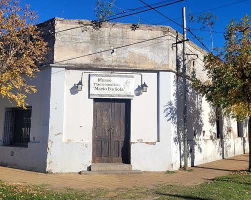 Casa Antigua MAS UN Amplio Local y Otro Pequeño, en 900 M2