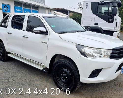Toyota Hilux DX 2.4 4X4 2016