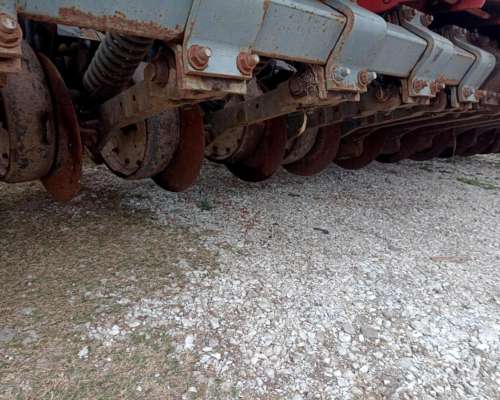 Apache 9000 con Alfalfero y Fert. Plegable,