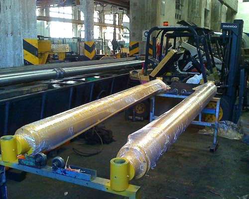 Fabricación de Cilindros Hidráulicos para Grúas