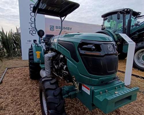Tractor de 60 HP 4X4 Brumby