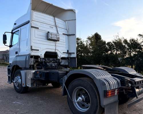 Mercedes Benz 2035 año 2015 Tractor con 1.200.000 KM.
