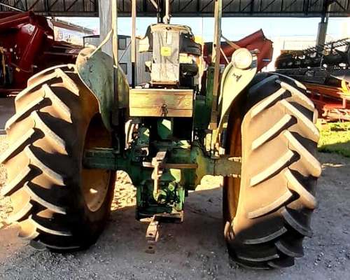 Tractor John Deere 3330 sin Cabina