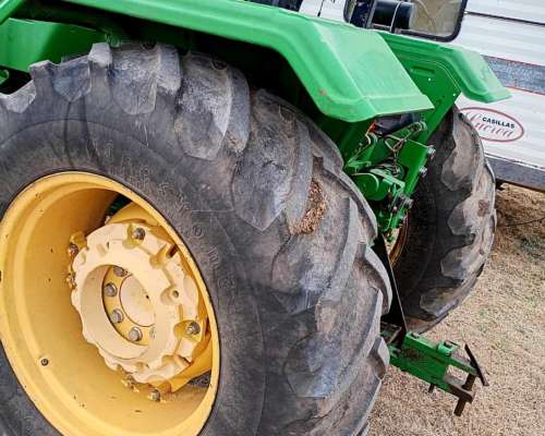 Tractor JD5075 - año 2014