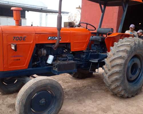 Tractor Fiat 700 e