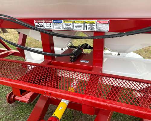 Fertilizadora al Voleo de 3.500 Kg Grass Cutter Bidisco
