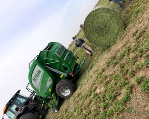 Rotoenfardadora V6 750 Mchale