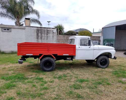 Camion Ford 350 con Carroceria Barandas Volcables