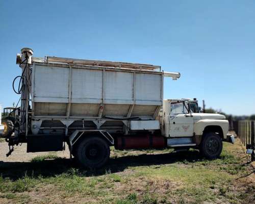 Camion Mercedes Benz con Tolva Autodescargable 7000 Kg