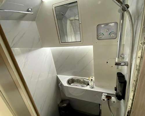 Vdo Toyota Hilux 4X4 DX 2.4 TD 2023 con Camper Carrozados RF