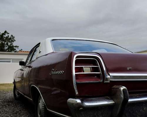 Vendo Ford Fairlane 500