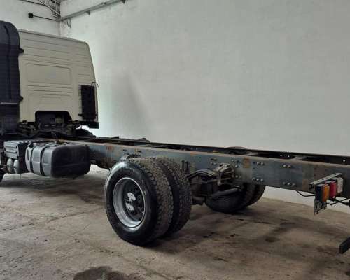 Camión Volvo 370 (2012)