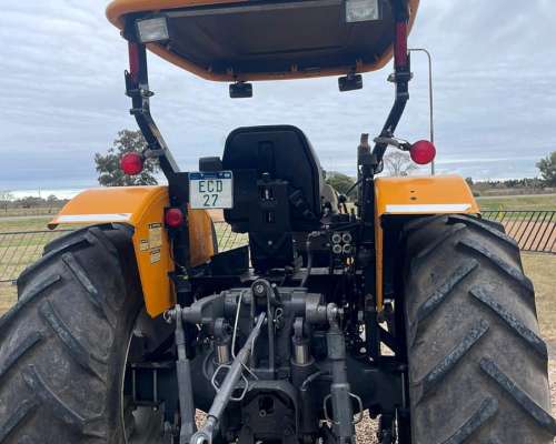 Tractor Valtra A750, Plataformado. 3 Puntos. 3000hs.