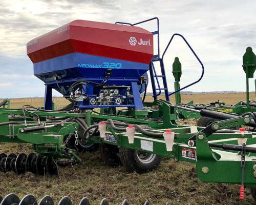 Neomax AIR Drill Juri para la Fertilización y Siembra