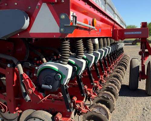 Sembradora Apache 6210 18 Surcos a 52,5 Neumatica