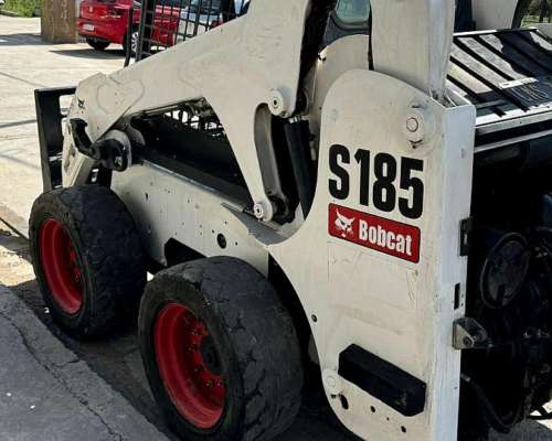 Minicargador Bobcat S185 año 2013 6800 Hs Balde,uñas Portap