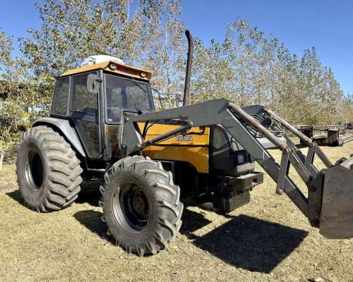 Valtra BM 120 con Pala Frontal