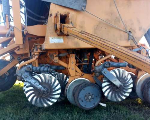 Sembradora Agrometal 2012 de 31 a 21 Alfalfero- Control Agro