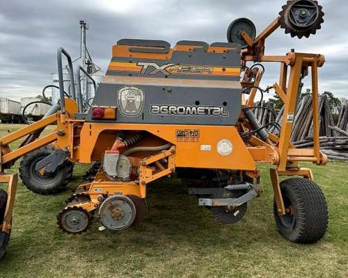 Sembradora Agrometal TX Mega 16 Surcos a 52 cm