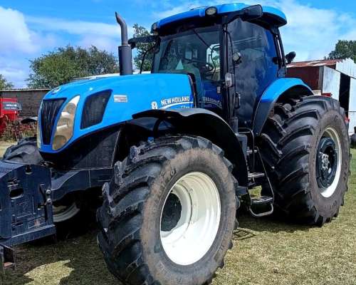 New Holland T7.245 año 2014 con 13700 Horas muy Buen Estado