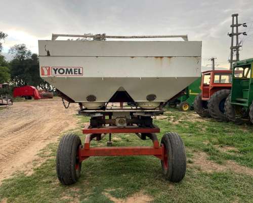 Fertilizadora Yomel 2000 Kg