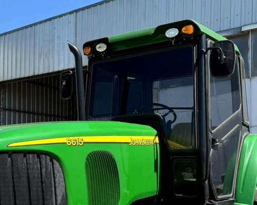 Tractor John Deere 6615, año 2008