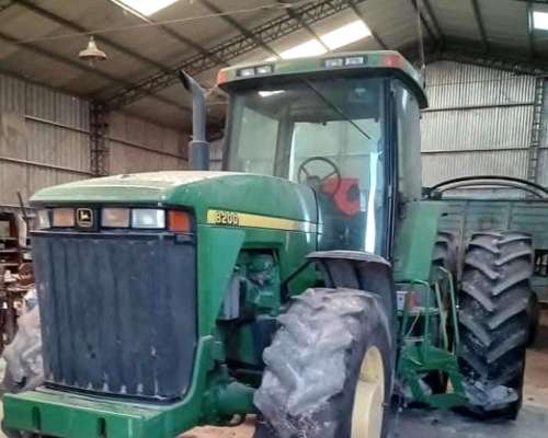 Tractor John Deere 8200