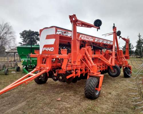 Sembradora Fercam F-440 37 Lineas a 17.5