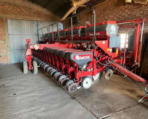 Sembradora Apache 6120 de 15 a 52,5 Doble Fertilizacion
