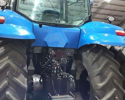 Tractor New Holland T8.325 280 HP año 2012