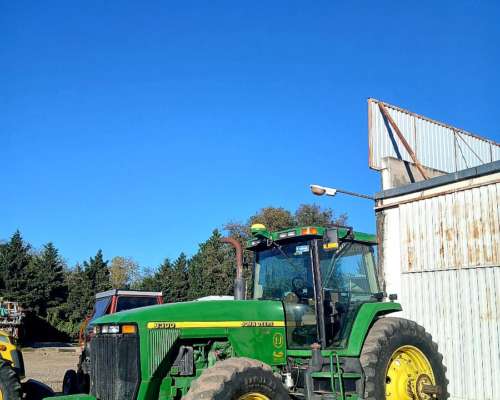 Tractor John Deere 8300 con Piloto