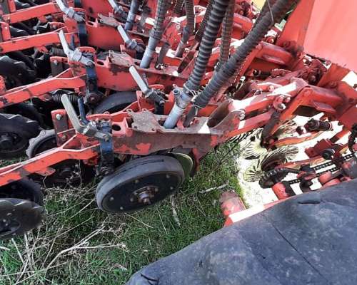 Sembradora Fercam F220 de 31 a 19 cm