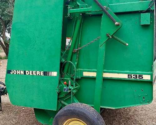 Rotoenfardadora John Deere 535