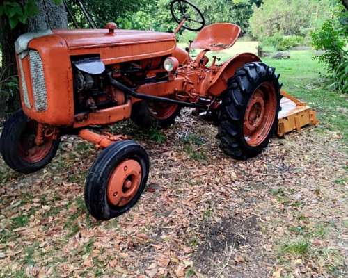 Tractor Fiat U25 con Desmalezadora. Funcionando