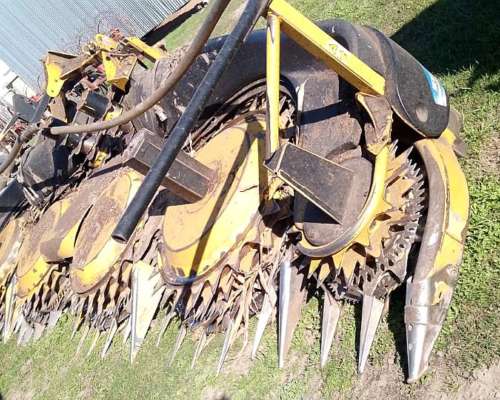 Picadora New Holland FR600 C/ Cabezal 750bfi, año 2020