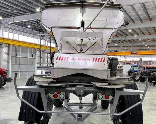 Fertilizadora Autopropulsada Fertec A824