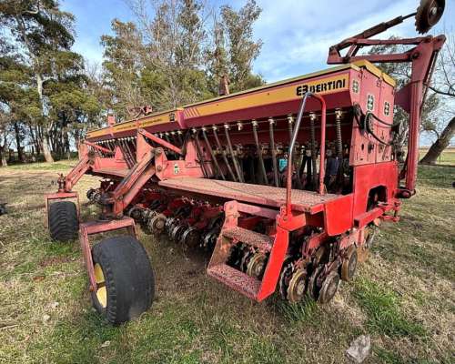 Sembradora Bertini 32000 de 30 a 22