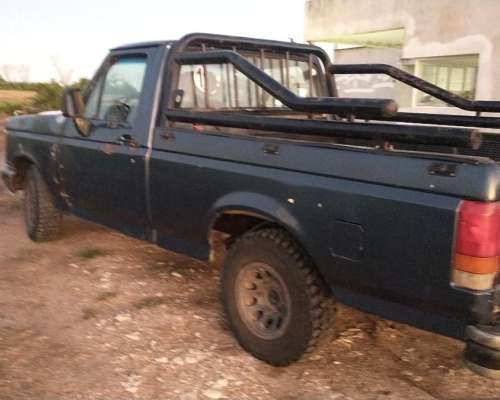 F100 con Motor MWM Caja Clark Grande