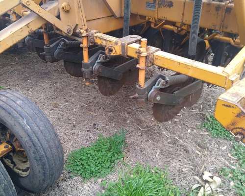 Sembradora Agrometal TX3 , 13 Lineas a 52 cm