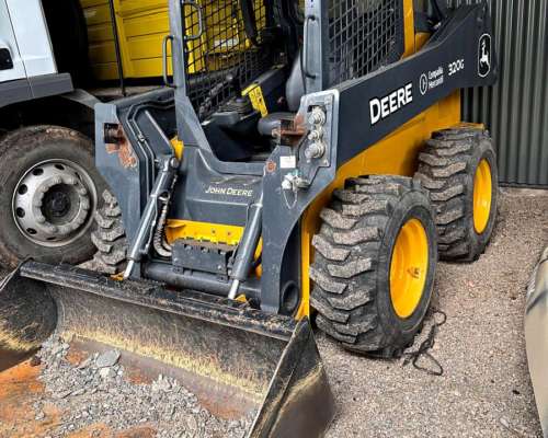 Minicargadora 320g. año 2023