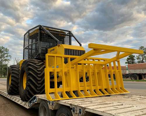 Pauny 540 con Equipamiento Forestal