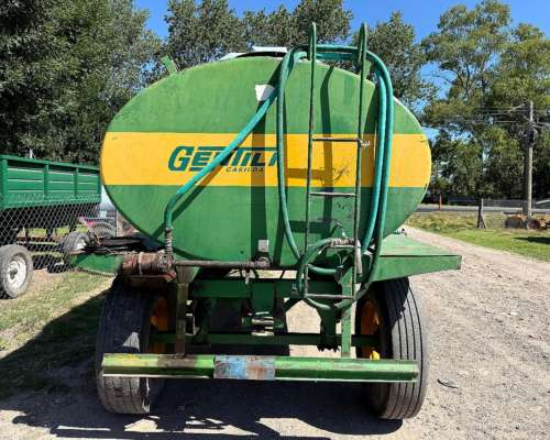 Tanque Gentili 8000lts con Bomba 12v muy Bueno 3464-562725